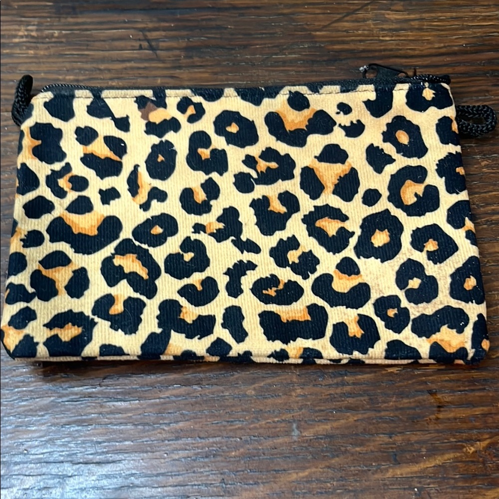 Free w purchase ⚡️⚡️⚡️Leopard Print Cosmetic Bag - Picture 2 of 3
